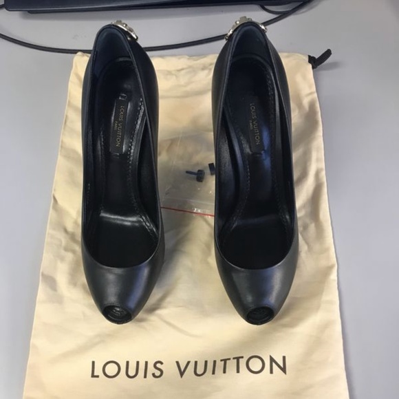 Louis Vuitton Pumps - Picture 1 of 3
